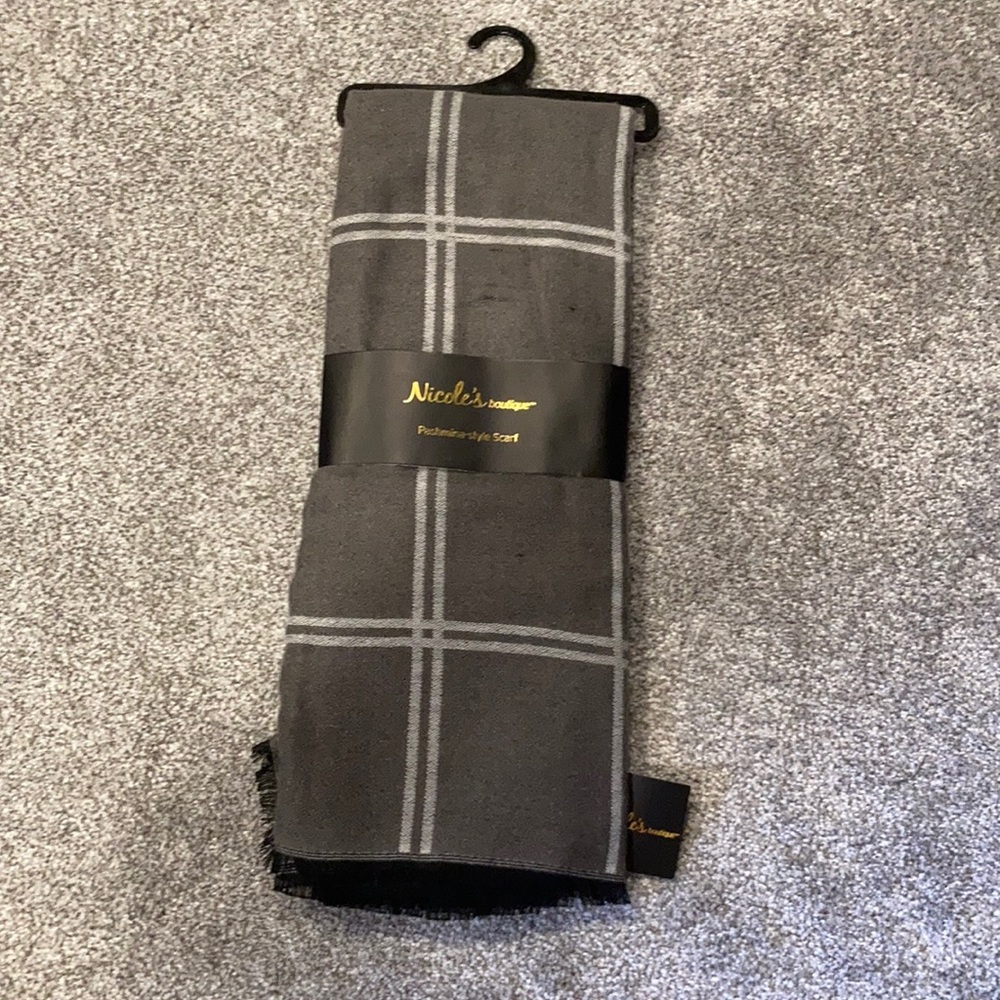 NWT Nicole’s Boutique - Pashmina Style Scarf